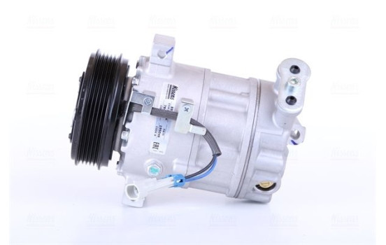 Compressor, air conditioning