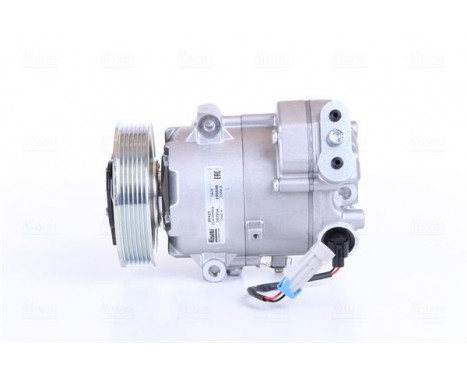 Compressor, air conditioning
