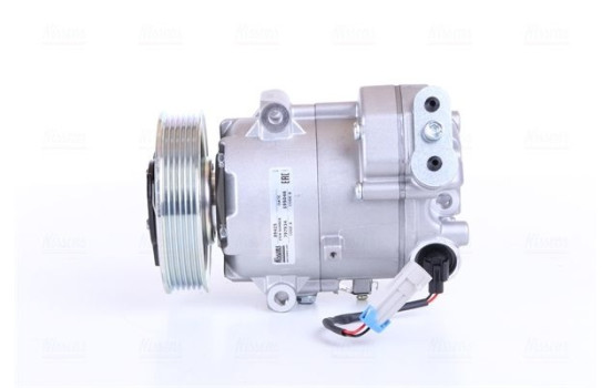 Compressor, air conditioning