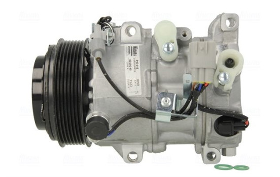Compressor, air conditioning