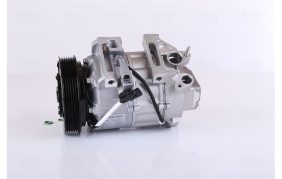 Compressor, air conditioning