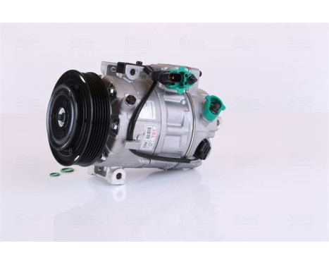 Compressor, air conditioning