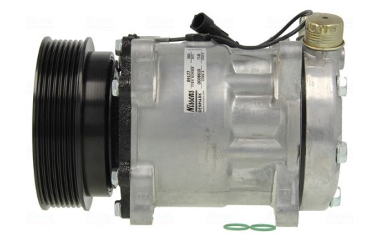 Compressor, air conditioning