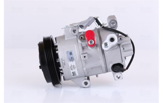 Compressor, air conditioning