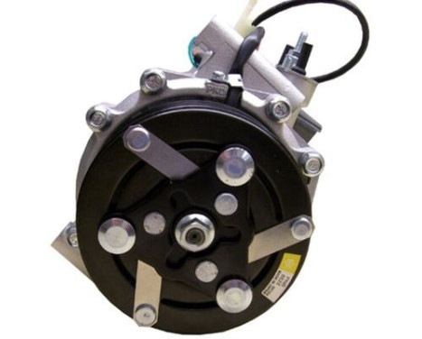 Compressor, air conditioning