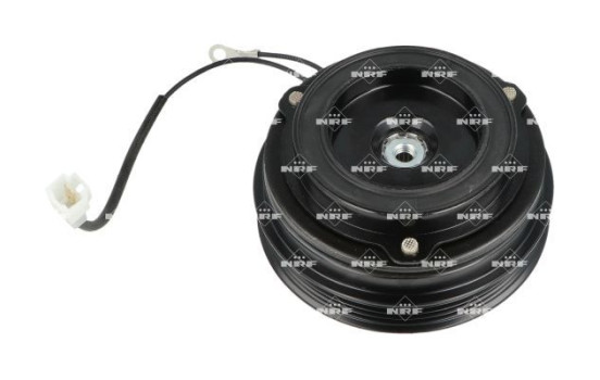 Magnetic clutch, air conditioning compressor