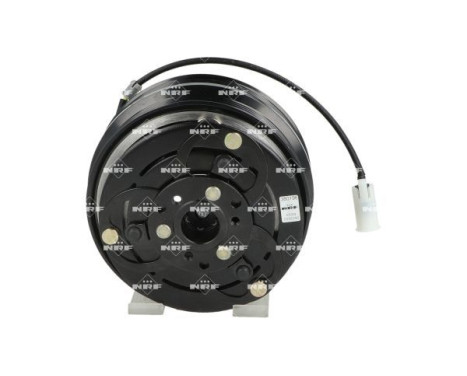 Magnetic clutch, air conditioning compressor