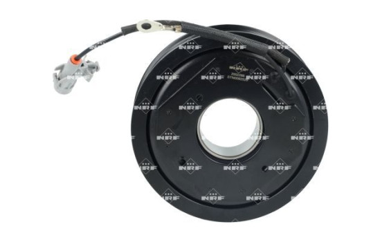 Magnetic clutch, air conditioning compressor
