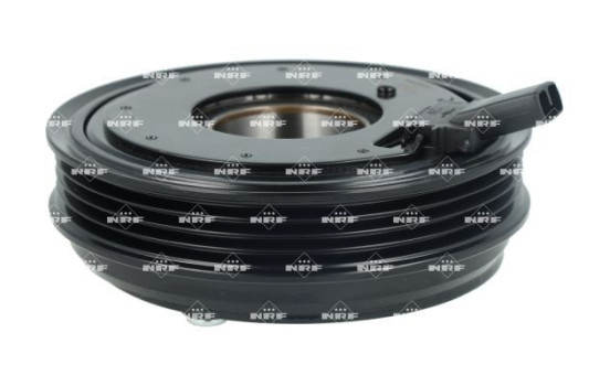 Magnetic clutch, air conditioning compressor