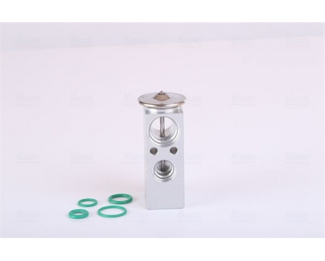 Expansion valve, air conditioning