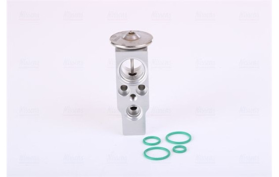 Expansion valve, air conditioning
