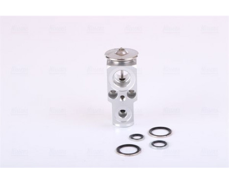 Expansion valve, air conditioning