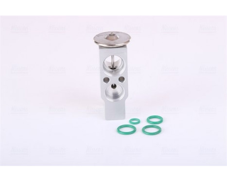 Expansion valve, air conditioning