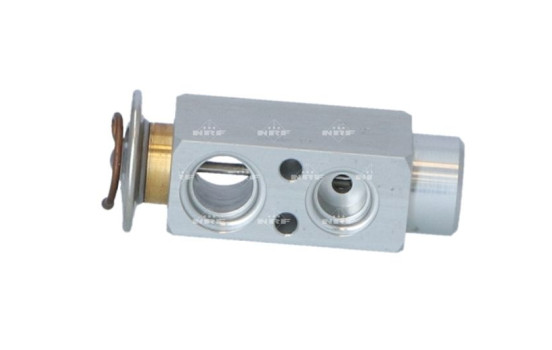 Expansion valve, air conditioning