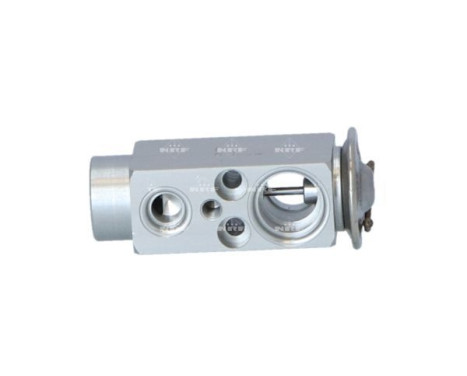 Expansion valve, air conditioning