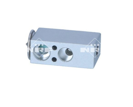 Expansion valve, air conditioning