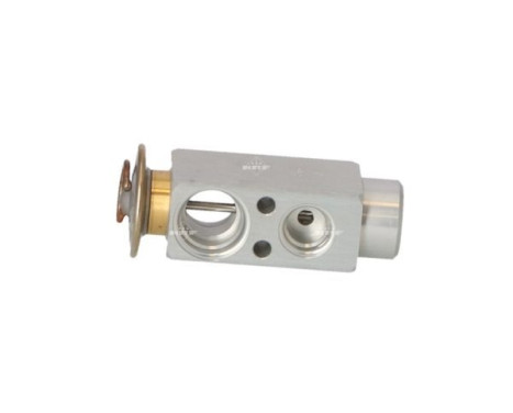 Expansion valve, air conditioning
