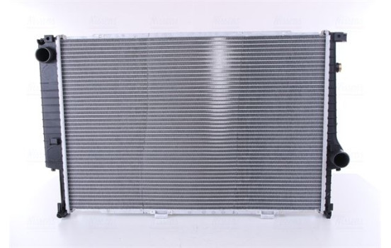Radiator, engine cooling 60747A Nissens, Image 2