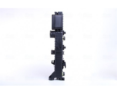 Radiator, engine cooling 67105 Nissens, Image 4