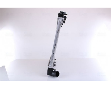 Radiator, engine cooling 67743 Nissens, Image 4