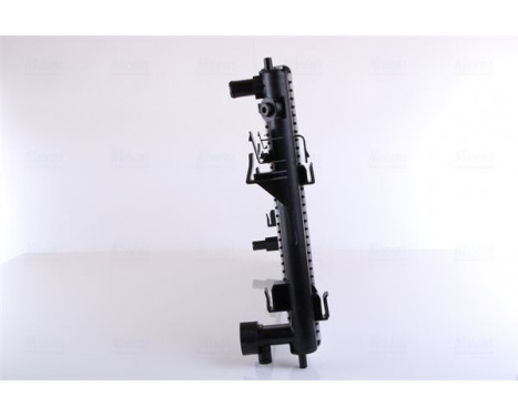 Radiator, engine cooling 68737 Nissens, Image 4