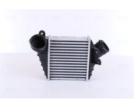 Intercooler, charger 96176 Nissens