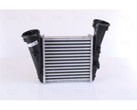 Intercooler, charger 96468 Nissens