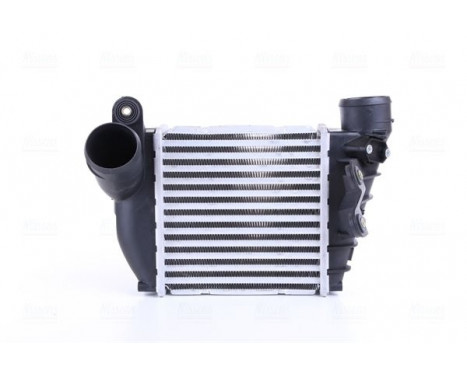 Intercooler, charger 96488 Nissens