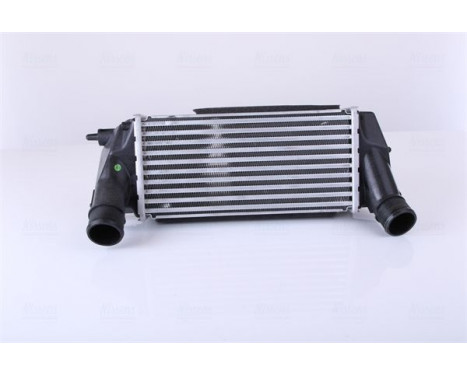 Intercooler, charger 96498 Nissens