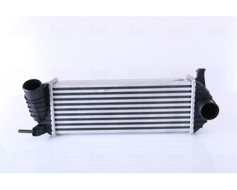 Intercooler, charger 96572 Nissens