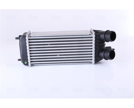 Intercooler, charger 96613 Nissens