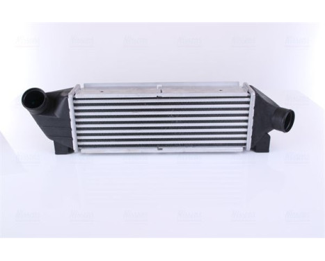 Intercooler, charger 96733 Nissens