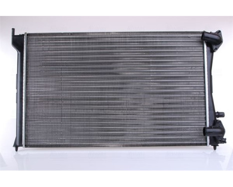Radiator 63701 Nissens