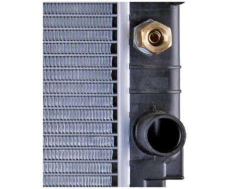 Radiator, engine cooling, Image 12