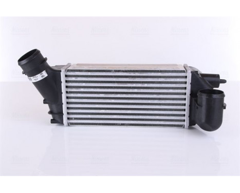 Intercooler, charger 96518 Nissens