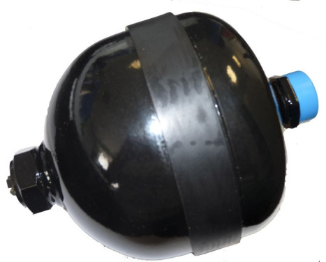 Pressure accumulator