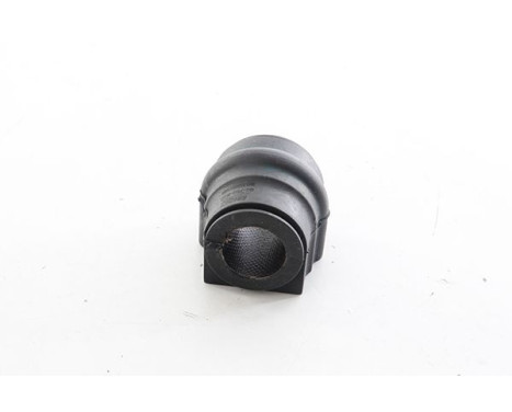 Stabilizer bearing on wishbone