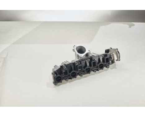 Intake manifold, Image 2