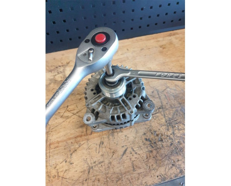 Dynamo keys for freewheeling, among other things, Image 12