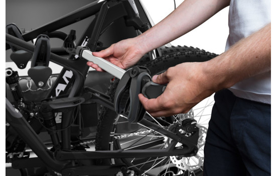 Portabicicletas Thule EasyFold XT 3 934 - 3 bicicletas con bolsa de almacenamiento, Imagen 8