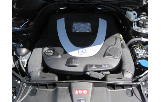 K&N replacement filter fits Mercedes C/CLK/E/GL/ML/R/S/SL-Class 1998-2010 (33-2181) K&N, Image 3