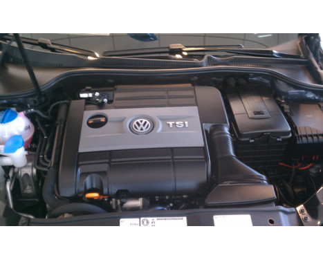 K&N replacement air filter Volkswagen Passat 2005-2009 GTi 2006-2008 Eos 2006-2009 (33-2888), Image 2