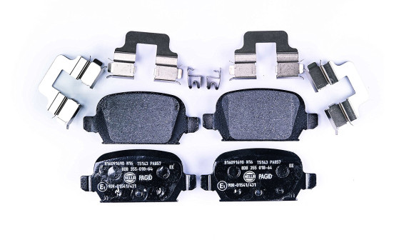 Kit de plaquettes de frein, frein à disque 8DB 355 018-641 Hella
