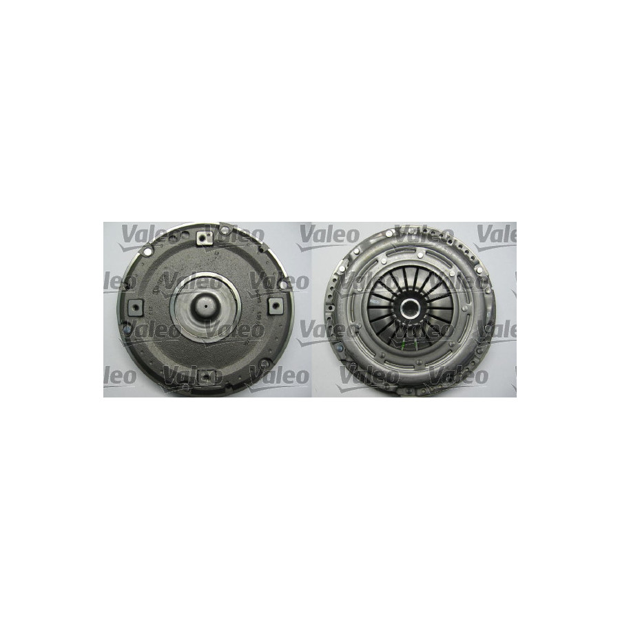 VALEO Kit d'embrayage + Volant moteur  826776