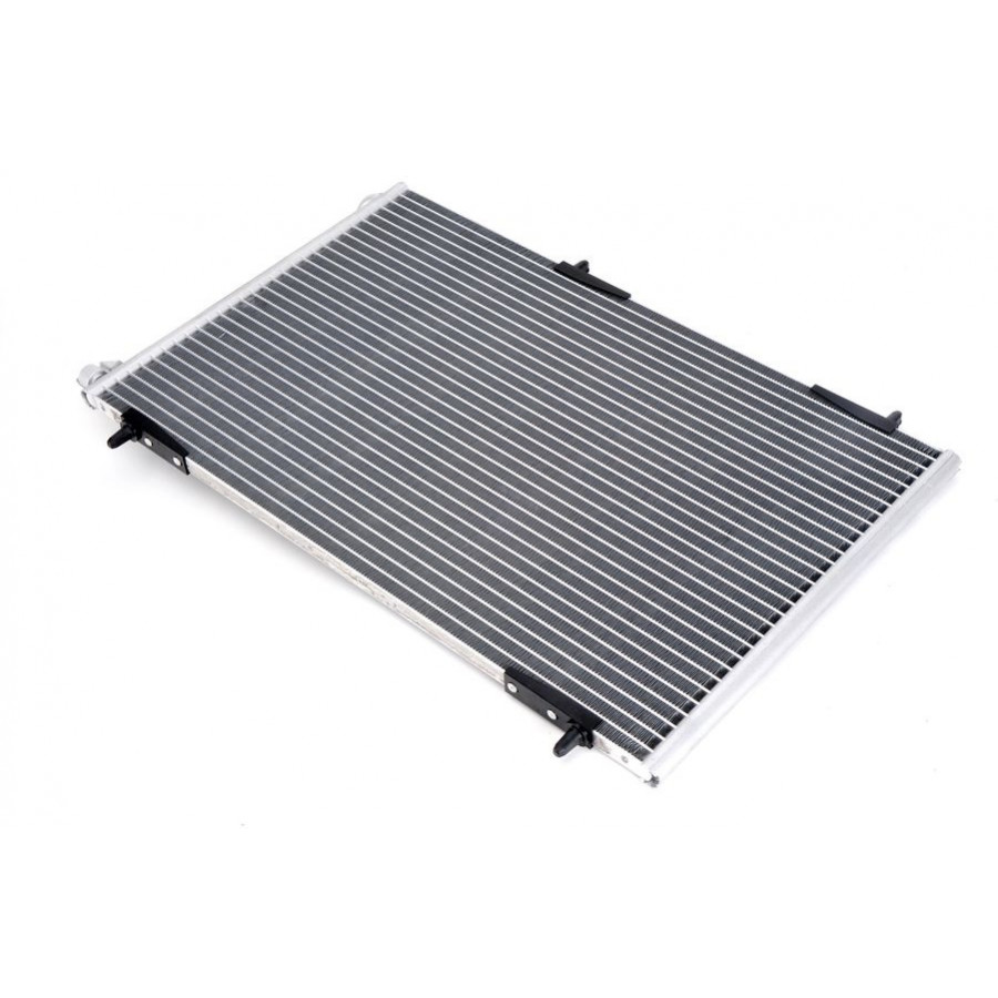 VALEO  Condenseur de climatisation 818000