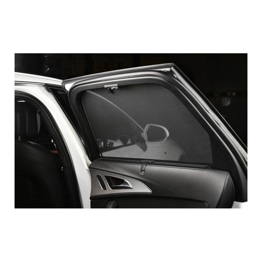 Bijdrager magneet Lucky Privacy Shades passend voor Volvo V50 Station 2003-2012 Achterportieren PV  VOV50EA18 voor o.a. VOLVO | Winparts.be - Zonnescherm auto
