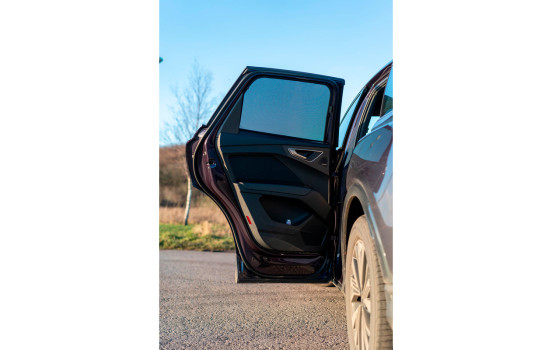Pare-soleil adaptés aux portes arrière de l'Audi Q4 (F4B) E-Tron 2021- (sauf Sportback)., Image 5