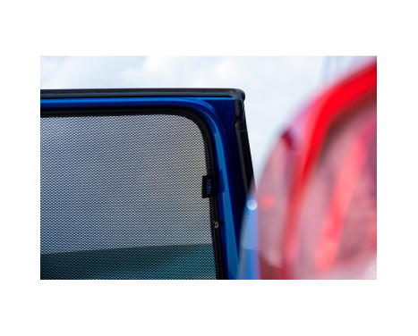Pare-soleil (portes arrière) adapté pour Volkswagen T-Roc 2017- (2 pièces) PV VWTRO5A18 Privacy shades, Image 6