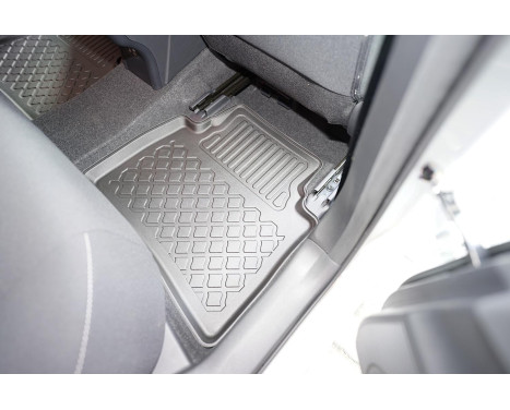 Tapis en caoutchouc sur mesure pour Toyota Prius V Plug-in Hybrid 2023-, Image 7