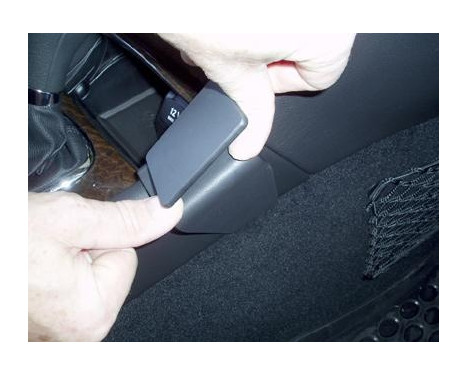 ProClip - Mercedes Benz C-klass 2000-2006 / CLC-klass 2009-2011 Vinklat fäste, låg, bild 3